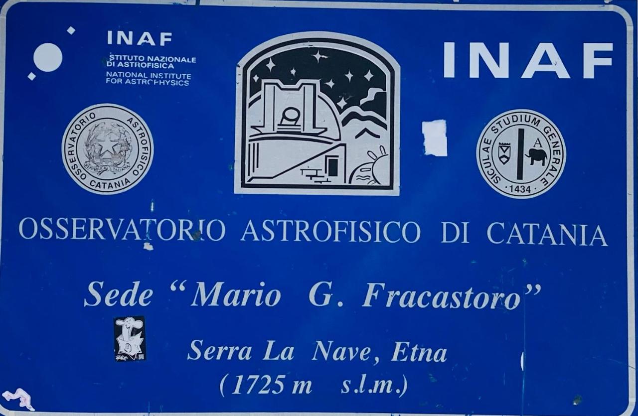 Lavica Di Mezzo Apartments Catânia Exterior foto